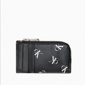 Calvin Klein Monogram Logo L-Zip Card Case